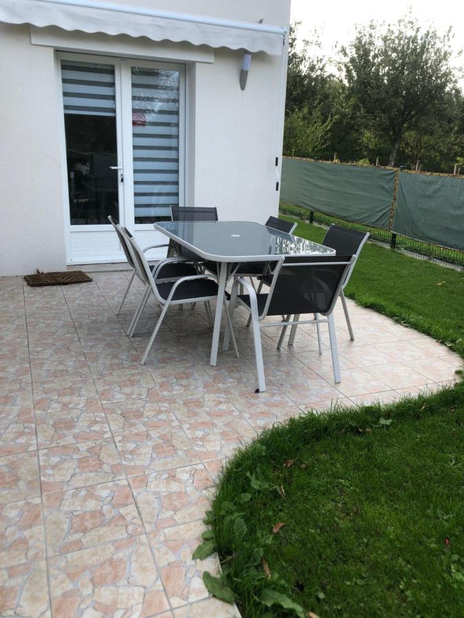 Gite Vickie Livry  Exteriör bild